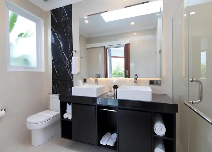 Mia - Boutique - I Villa Seminyak (Bali)