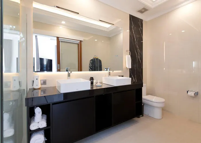 Villa Mia - Boutique - I